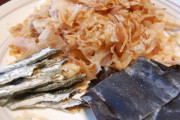 なんで日本で出汁って言ったら鰹節昆布煮干しばかりなんやろうか