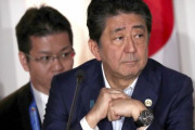 安倍、A級戦犯合祀の靖国神社に供物奉納…極右議員団参拝＝韓国の反応