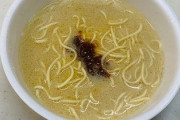 カップラーメン作ってる僕「蓋の上で温めて…食べる直前に…うるせぇ！」全部ドバｰ