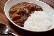 【料理】新婚の知り合いの男性「妻の作るカレーライスが『ご飯9割・カレー1割』　価値観が違いすぎる」