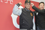 巨人ウレーニャ入団会見！ 阿部監督指令でダイエット成功！
