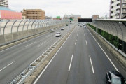 高速道路ってなんで利用するのに金払わなきゃいけないんだ？？
