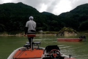【群馬】ボートから落水した釣り人を救助したバサーの映像。（神流湖）