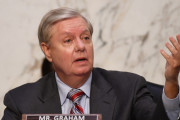 共和党リンゼー・グラム上院議員、敗北認めず　トランプ氏に「しっかり闘え」