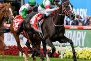 競馬ファンはアーモンドアイとリスグラシューの対決が見たいんだ！！！