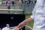 【悲報】ヴィーガンさん、肉フェス会場前で赤ちゃんを焼く・・・・・・・・・・・・