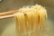 【悲報】パスタ茹でるとき「塩」を入れる理由ｗｗｗｗｗｗｗｗ