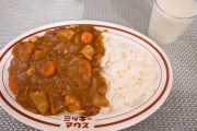 八木栞「カレー三部作1つ目！じゃじゃーん！いいカレーのルーを使ったので美味しいカレーになりました」