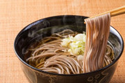 12月31日とかいう1年でそばがうどんに勝てる唯一の日ｗｗ