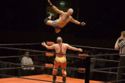店員「プロレスはヤラセですか？」ワイ「よいしょ（垂直DDT」ドゴンッ
