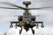 英陸軍、攻撃ヘリ｢AH-64｣の30mm機関砲が基地に向かって暴発