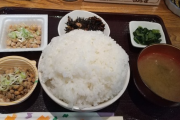 【画像】納豆食べ放題935円、コスパ良すぎるwwwwwwww