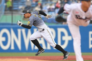 阪神のＤ１位・佐藤輝が初盗塁