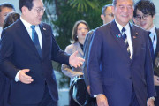 日韓首脳が会談、未来志向の関係確認へ　李氏「韓日関係重要視」、成果文書発表も調整