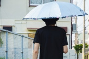 日傘男子が増えてるらしい　「美容系の仕事をしているので、日焼けできず、日傘は必須です」「あるとないとでは世界が変わります。命を守るために使う方がいい」