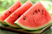 【悲報】スイカさん、そこまで美味しくないことが世間にバレ始めた結果ｗｗｗｗｗ