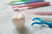 有識者「歯間ブラシは血が出るからやめとけ」