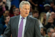76ersのブレット・ブラウンが解雇、後任にティロン・ルーに名前も