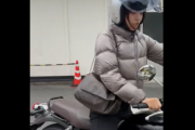 【悲報】バイク女子さん、ド派手に立ちごけして詰むｗｗｗｗ