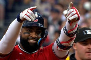 【海外の反応】ジョー・アデルが驚愕の超特大ホームラン【MLB】