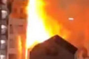 【動画】 浦和駅西口で大規模火災 「火事の煙で前が見えない・・」 緊急車両集結で騒然