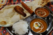 【画像】インドカレーについてくるこの謎のチキンおいしいよな