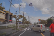 【動画】軽自動車のジジイ、横断歩道で停まった車にブチギレwww「ちょっと来いやー!」