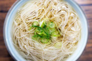 【悲報】一人暮らし、なぜか麺類ばっかに