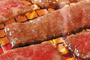 【これが洗脳】親「今日の晩御飯焼き肉な」ガキワイ「やった！早く床に新聞紙ひこ！ｗ」