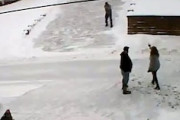 除雪の雪を巡る争いで男女3人が死亡。アメリカのご近所トラブルがぶっ飛びすぎ動画が公開される。