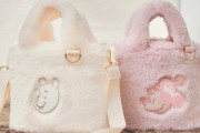 キャラクターフェイスがアクセントのふわふわバッグ　付属のショルダーストラップを付ければ、 ななめ掛けも可能です