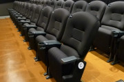 話題になった「映画館の椅子売ります」実際に買った人が想像以上に楽しみすぎてるｗｗｗｗｗｗ