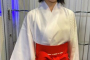 浜辺美波ちゃんが、秋葉原で巫女さんコスプレwww