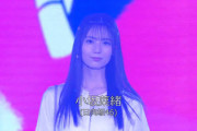 【日向坂46】会場がザワつく... 小坂菜緒、ランウェイに登場！【ガルアワ2023 S/S】