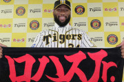 阪神・ロハスがアルカンタラと入団会見「佐藤、大山…この中に加わって貢献」“虎に金棒”のW合流　「ワタシハロハスデス」「ガンバッテ」