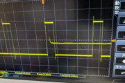 オシロスコープで波形見てるんだが謎すぎワロタｗｗｗｗｗｗ