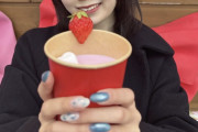 いちごの日(15期の日)にシーブルーのネイルする山﨑愛生様って天使様なの？