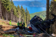 イタリアでロープウェイ落下事故。80m落下、12人死亡。少女2名が負傷 [5/23]