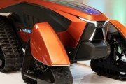 完全無人で自律走行できるハイテクトラクターが登場！未来戦車感が凄いｗｗｗｗ