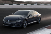 フォルクスワーゲンの「アルテオン」て車に一目惚れしたｗｗｗｗｗｗｗｗｗｗ