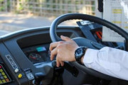 【胸糞】三重のバス、自閉症の男性を運転手が怒鳴りつける事案が発生。怖すぎて誰も乗らなくなるぞこれ・・・