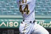 阪神のドラ５・戸井が甲子園１号！直球を左中間スタンドへ　ウエスタン中日戦