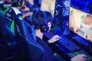 eスポーツ専門学校に行こうと思う?