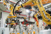 ファナックのロボット工場が完全無人化…ロボットがロボットを製造！