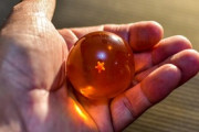 【ほのぼの】友人は海外に行く時、ドラゴンボールの玩具の龍玉を持って行く。その理由を聞いてみたらwww