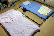 外国人「日本で布団生活をしてるけど体が痛くなるんだが…」