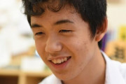 【画像】藤井聡太（１７）さん、頭脳系マンガの強キャラみたいな顔になる