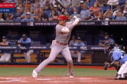 【GIF】大谷翔平のフルスイングを尻で受けたら100万円チャレンジ
