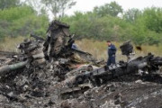 【ウクライナ上空】ロシア製ミサイルでマレーシア航空機撃墜　国連の乗客乗員298人全員死亡、オランダ人196人、豪州人38人、英国人10人など　国連「ロシアに責任ある」