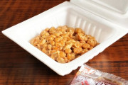 納豆のカラシ小袋じゃ足りんと感じてるやつ